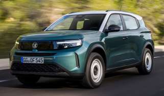 Vauxhall Frontera Hybrid Design Khaki Green - dynamic front 3/4